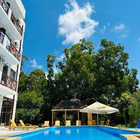 Vita Gardenia Hotel Цкалтубо Екстериор снимка