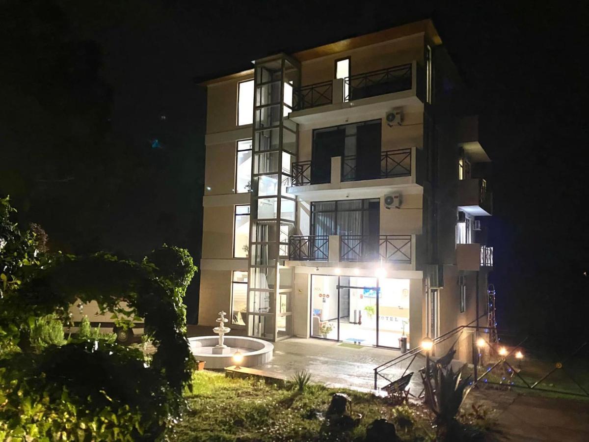 Vita Gardenia Hotel Цкалтубо Екстериор снимка